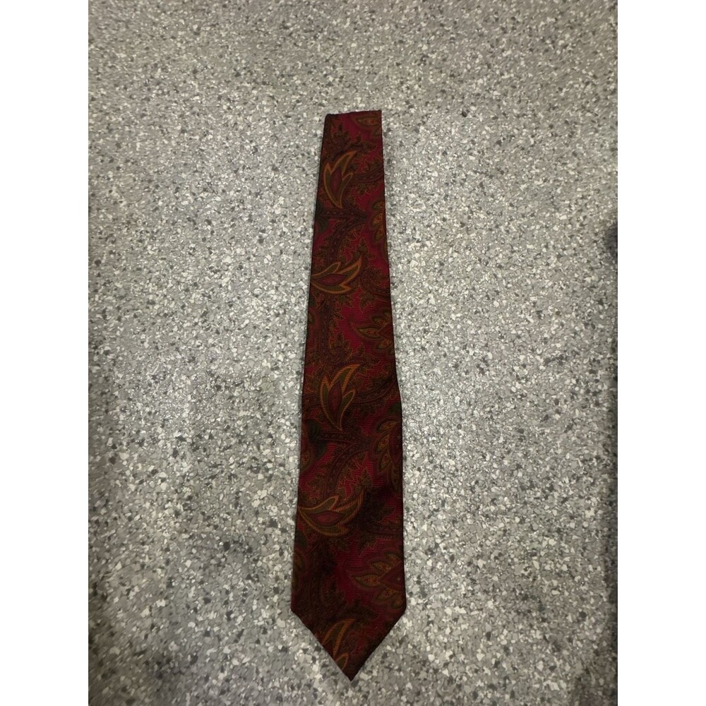 Brooks Brothers Silk Paisley Necktie Red Green Gold Made in USA